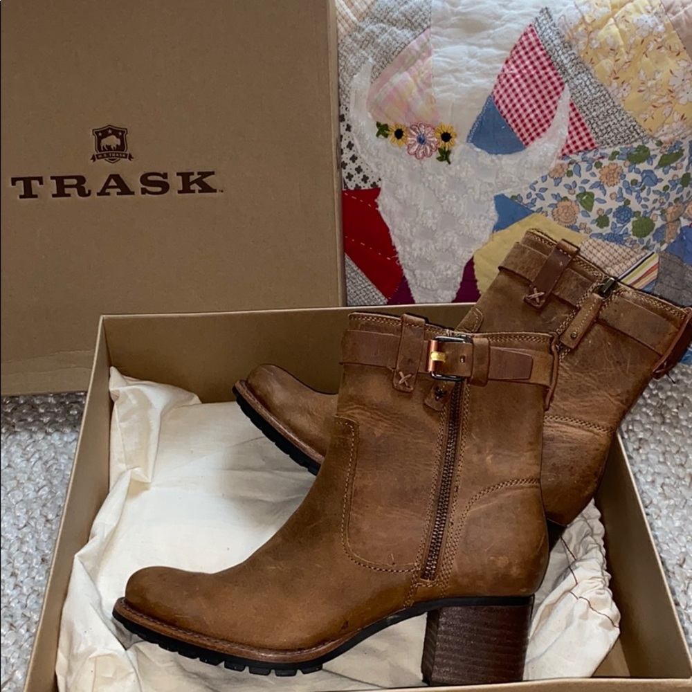 NWT Trask Madison Leather Boots